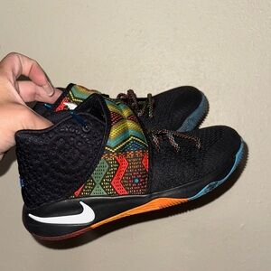 Gradeschool Nike Kyrie 2 BHM MISSING INSOLES - size 5y